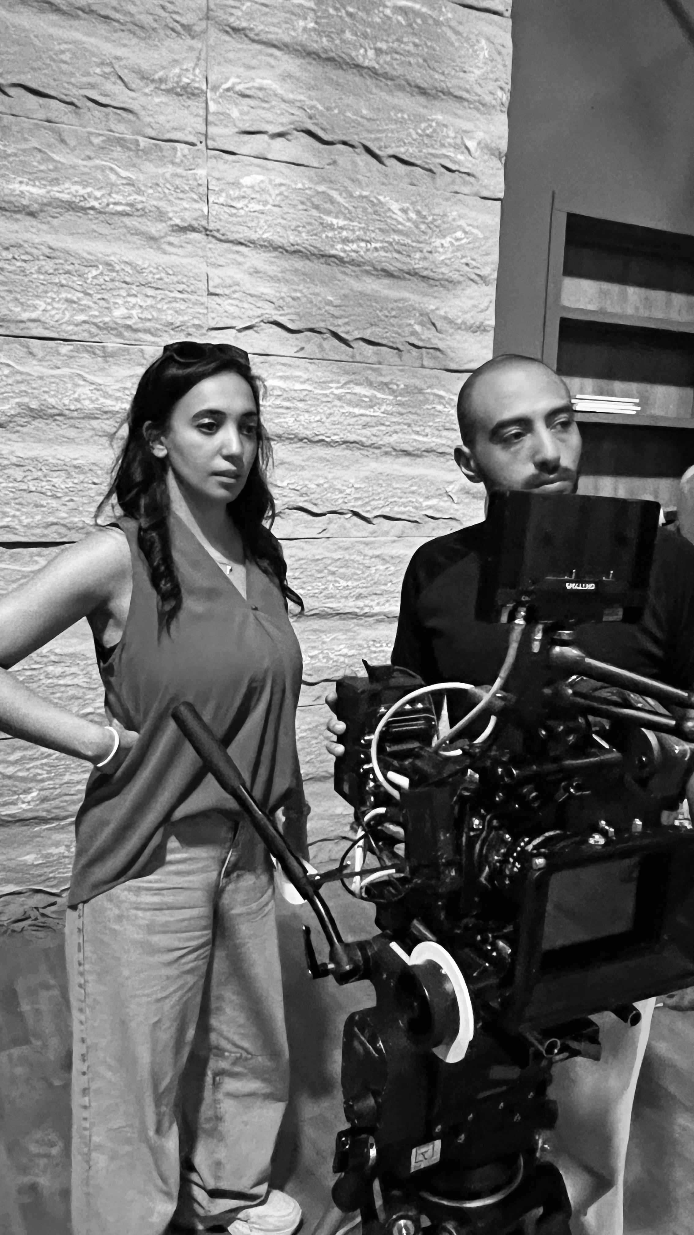 Biji on set